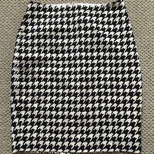 Limited Houndstooth Pencil Skirt